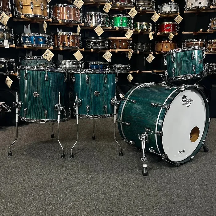 Doc Sweeney Drums “Blue Dragon ” Stave Ash 12/14/16/22 ” Drum Set Kit