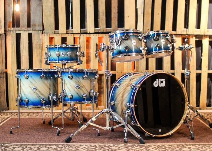 DW Collector’s 333 Carl Allen Burst over Twisted Mineral Maple Drum Set – 22,10,12,14,16,14sn – SO#1369834