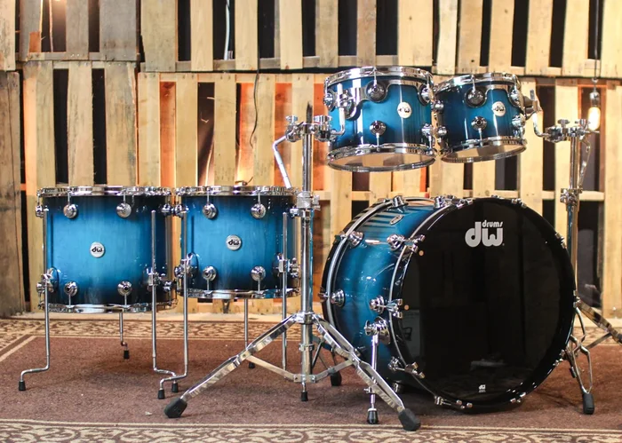 DW Collector’s Maple Mahogany Regal to Black Burst Drum Set – 22,10,12,14,16 – SO#1312356