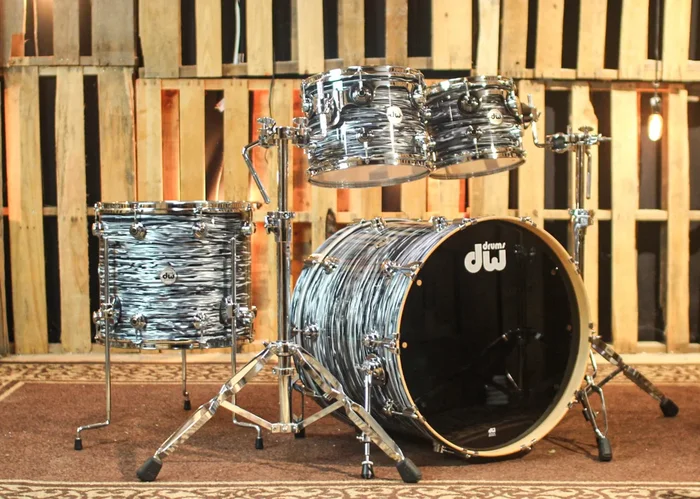 DW Collector’s Standard Maple Black Oyster Drum Set – 22,10,12,16 – SO#1316363