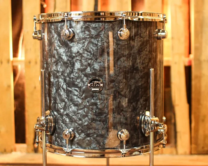 DW Performance Black Diamond Floor Tom – 16×16