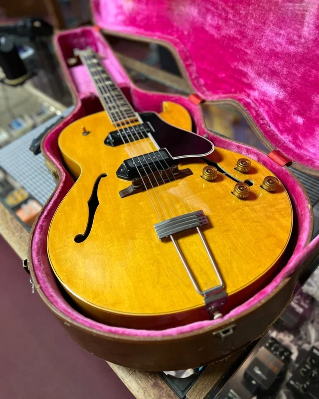 Gibson ES-175D Hollowbody Electric Guitar (1954)