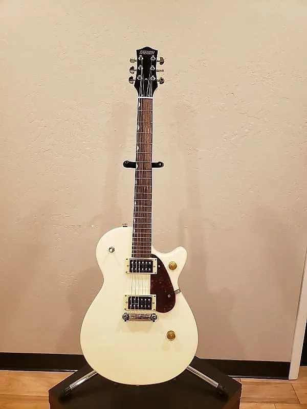 Gretsch G2210 Streamliner Junior Jet Club Solid Body in Antique White w/ Laurel Fingerboard *IN STOCK*
