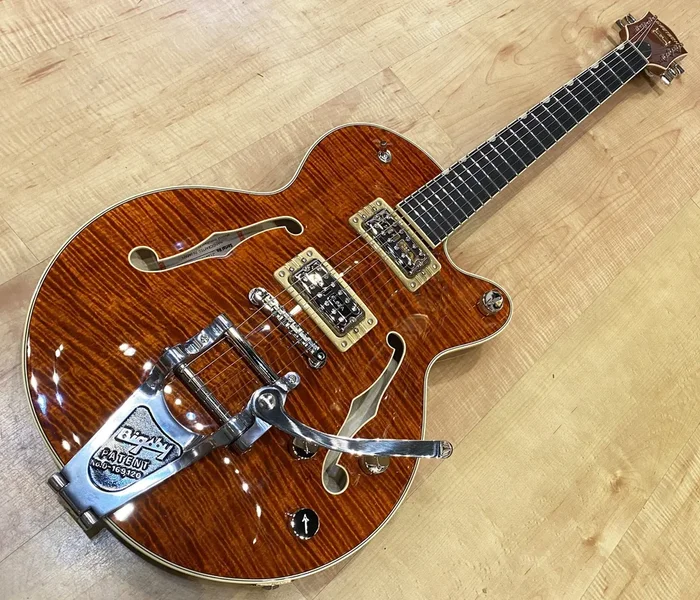 Gretsch G6659TFM Players Edition Broadkaster Jr. Center Block Single-Cut Bourbon Stain