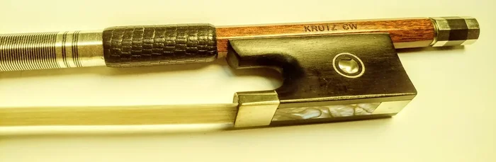 KRUTZ Hybrid Viola Bow (Pernambuco wrapped carbon)
