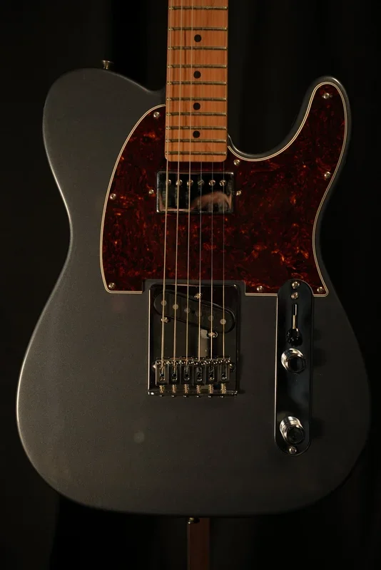 Limited Edition Player II Telecaster® Charcoal Frost Metallic