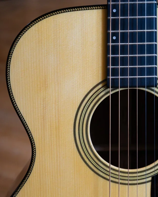 Martin Custom 28-Style 000 Guitar & Case – Flame Koa & Adirondack Spruce