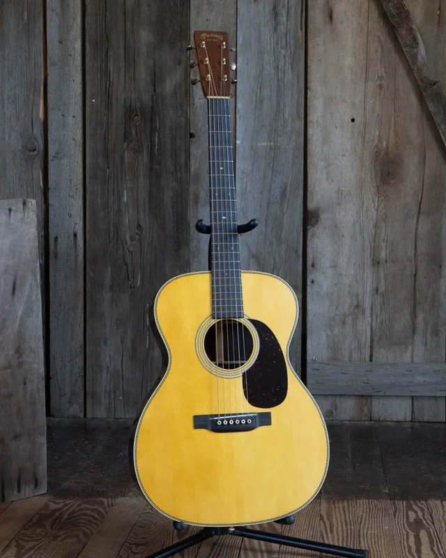 Martin Custom Shop 000-28 Authentic, Madagascar Rosewood, Acoustic Guitar & Case