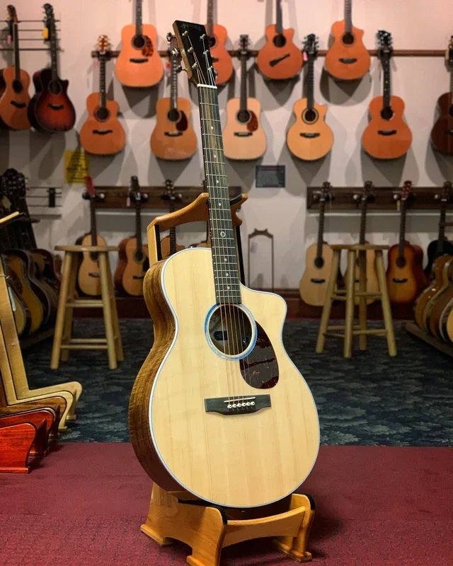 Martin SC-13E Cutaway Guitar & Case, Fishman MX-T Pickup
