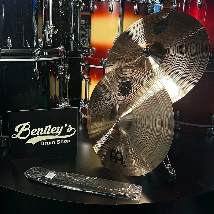 Meinl MA-BZ-18M Medium 18 ” Marching Bronze Cymbals Pair w/ Pads & Straps