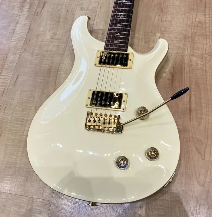 PRS Custom 22 Tremolo Gold Hardware Antique White Electric Guitar – Used 2002