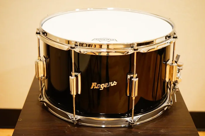 Rogers PowerTone 8×14 ” Snare Drum in Piano Black Lacquer *IN STOCK*