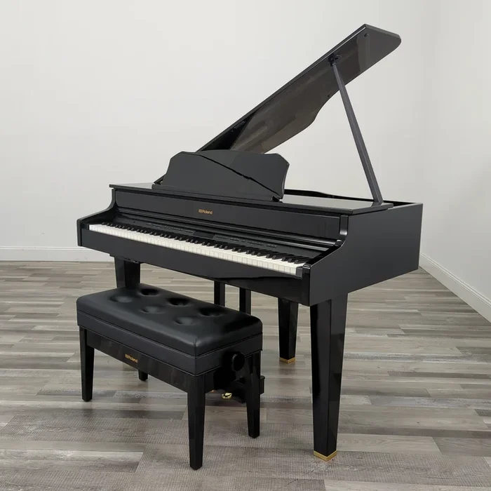 Roland GP607 – Polished Ebony