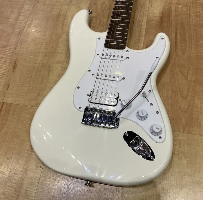 Squier Bullet Stratocaster HT Electric Guitar White