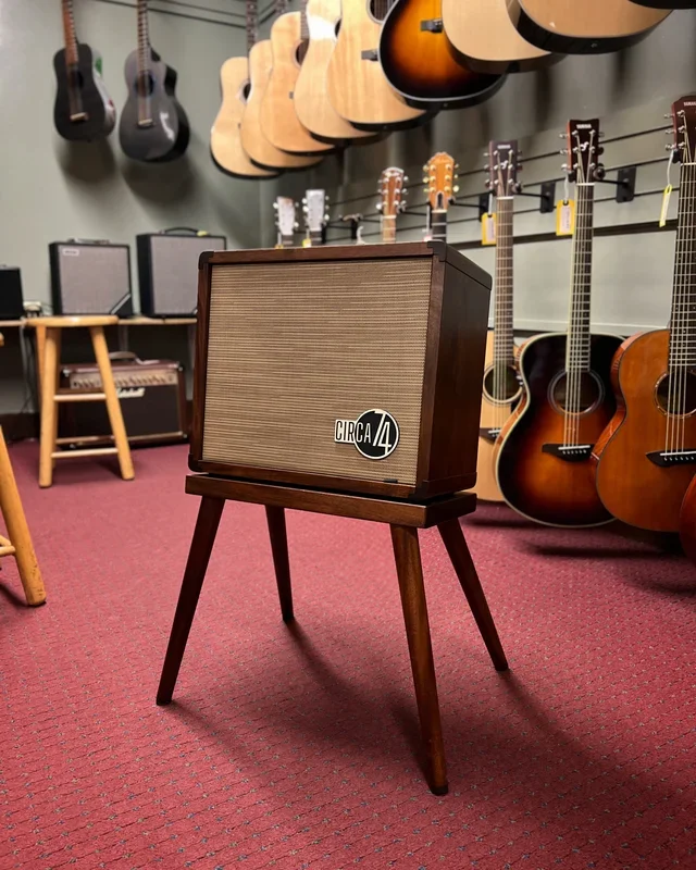 Taylor Circa 74 Acoustic Guitar/Vocal Amplifier & Stand