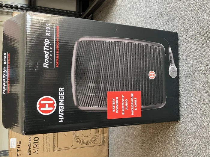 Used Harbinger RT25 powered speaker with Bluetooth